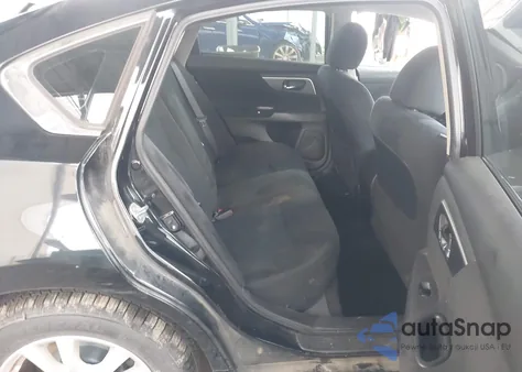 2015 Nissan Altima 2.5 S z USA, uszkodzony, nr VIN 1N4AL3AP2FC156191